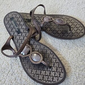 Montego Bay Club Gem T-Strap Sandals Women’s Size 7.5